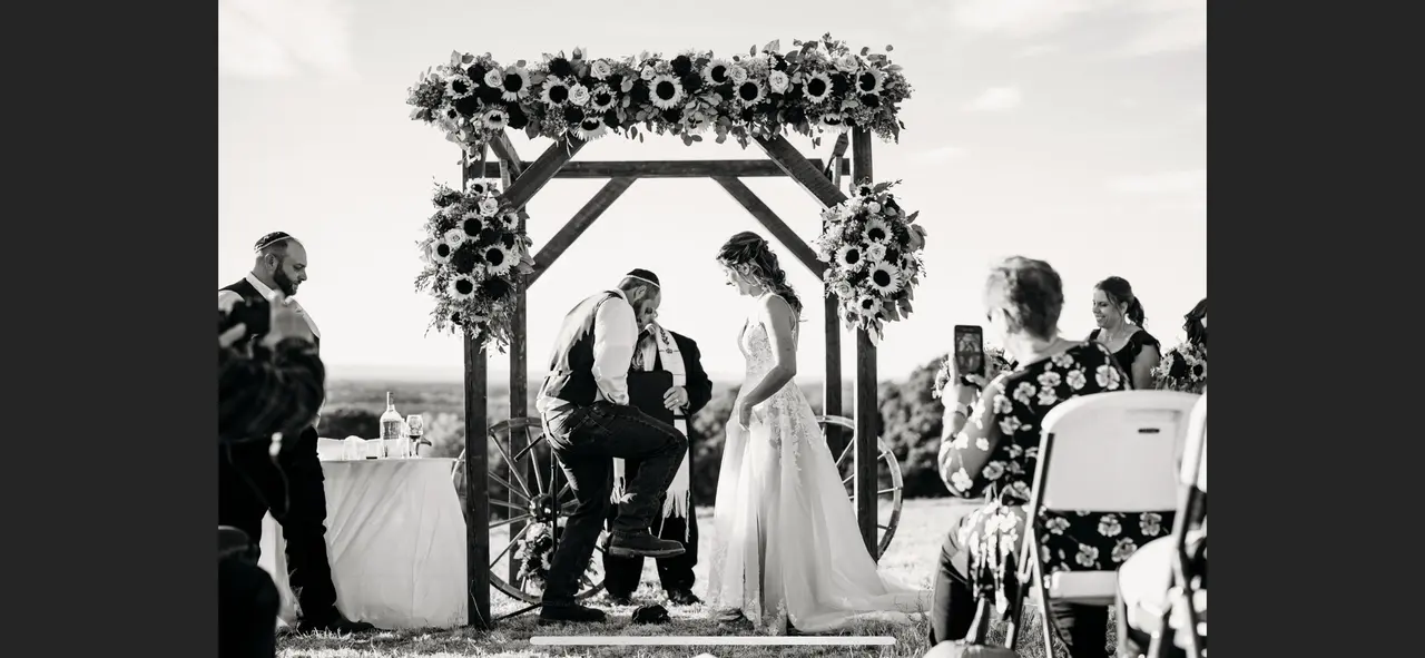 breaking the glass during wedding